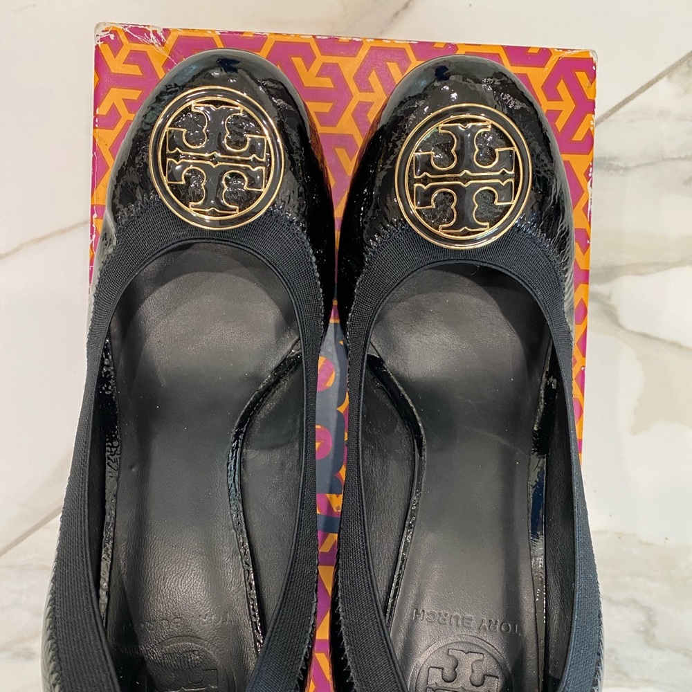 Tory Burch Black/Patent leather wedge